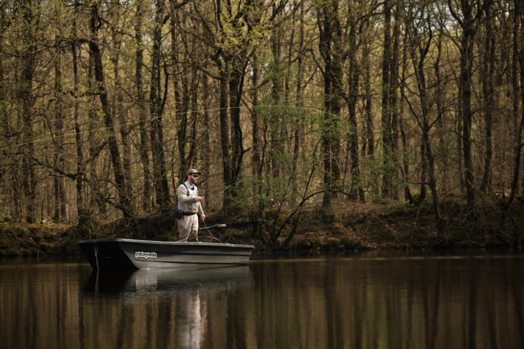 Pêche truite mouche bateau