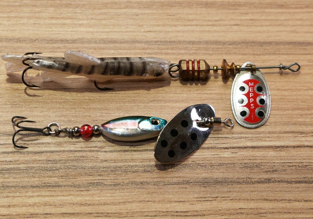 Pêcher truite cuiller tournant ondulante