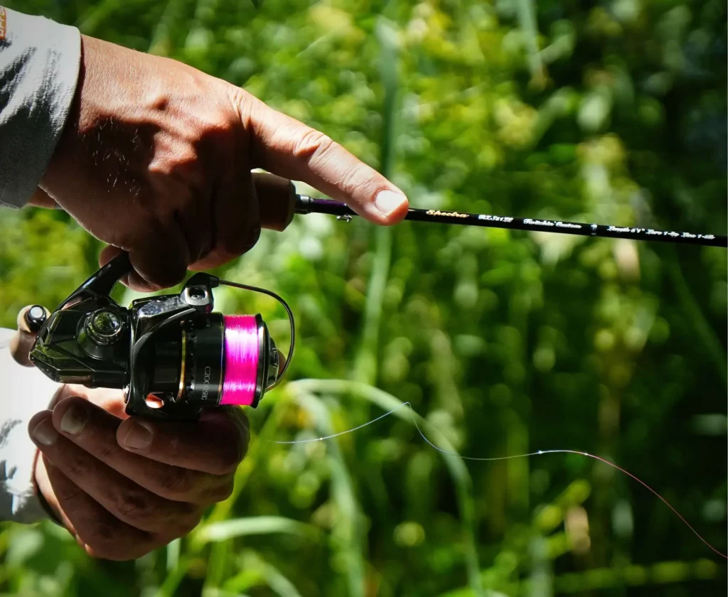 Moulinet pêcher truite été