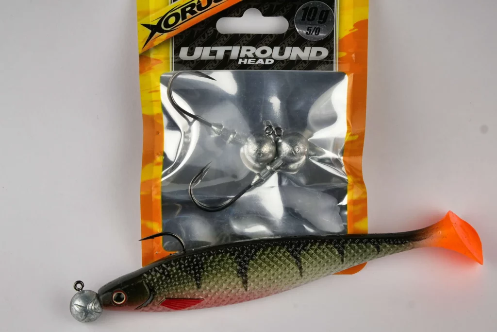 Montage brochet leurre souple tête plombée