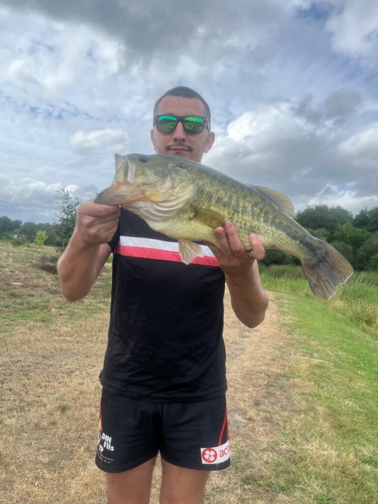 Black-bass de 60 cm pris par Cyril