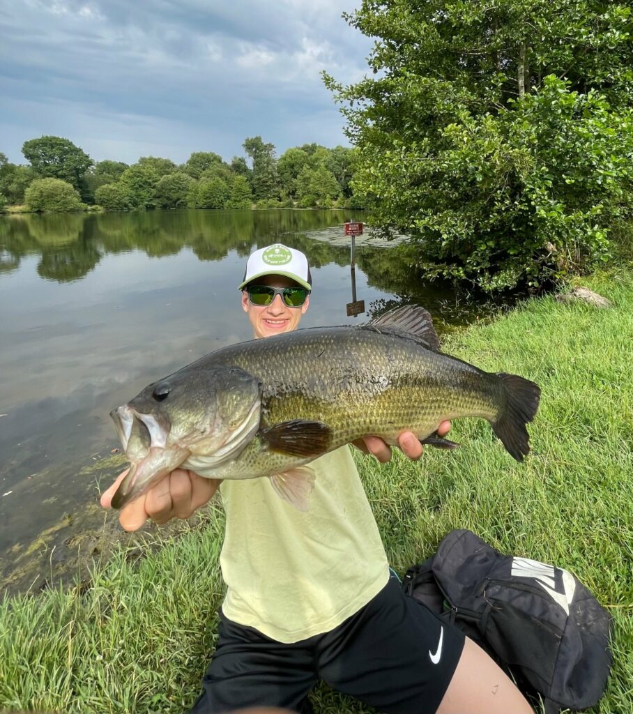 Black-bass de 50 cm pris par Enzo