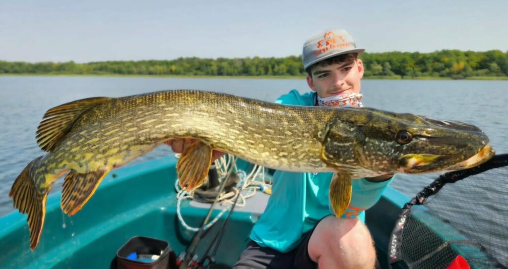 Brochet de 103 cm pris par arTfishing_