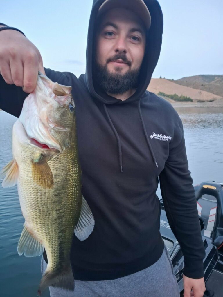 Black-bass de 54 cm pris par Adriano