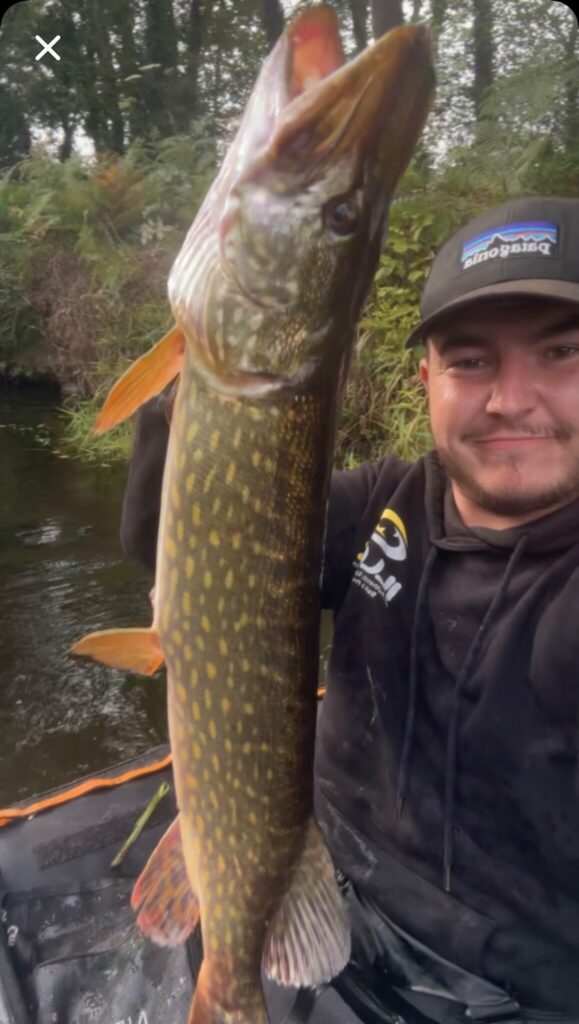 Brochet de 89 cm pris par Jonathan
